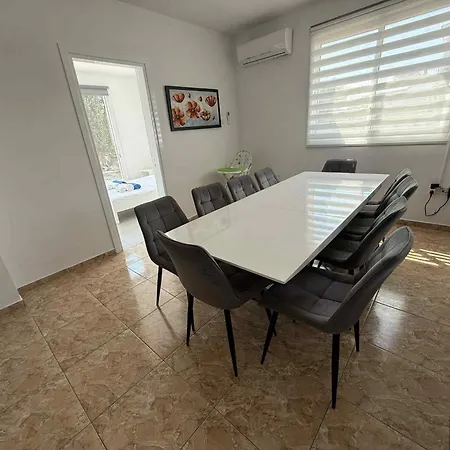 Villa Coralia Gardens 1km From *