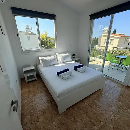 Coralia Gardens 1km From *