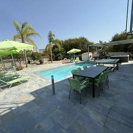 Coralia Gardens 1km From Bahía de Coral