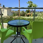 Coralia Gardens 1km From Coral Bay