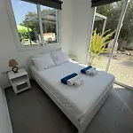Villa Coralia Gardens 1km From Coral Bay