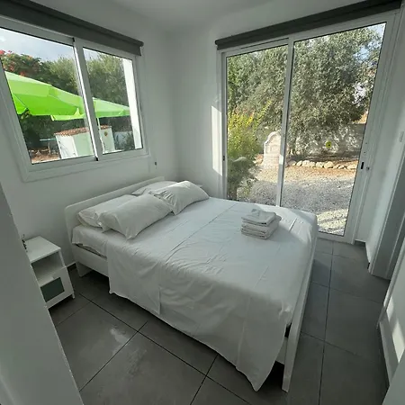 Coralia Gardens 1km From Coral Bay