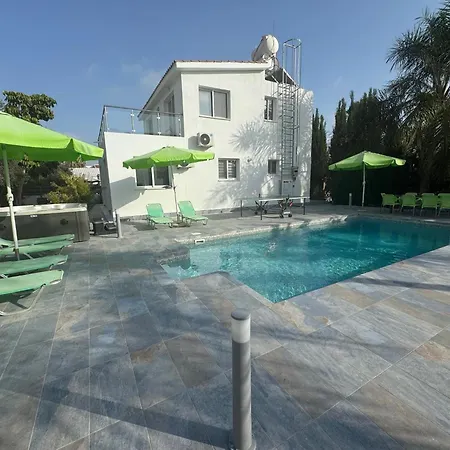 Villa Coralia Gardens 1km From Coral Bay