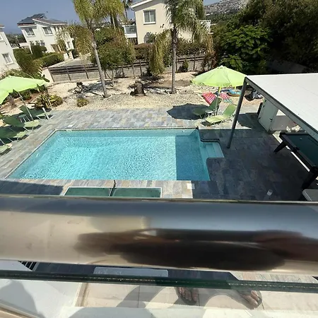 Coralia Gardens 1km From *