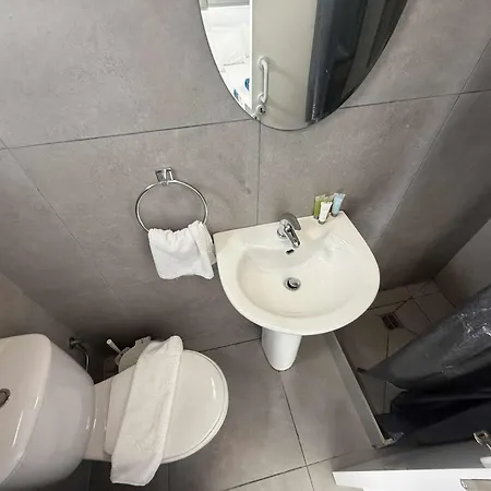 Coralia Gardens 1km From Vilă