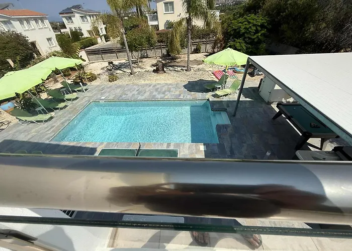 Coralia Gardens 1km From *