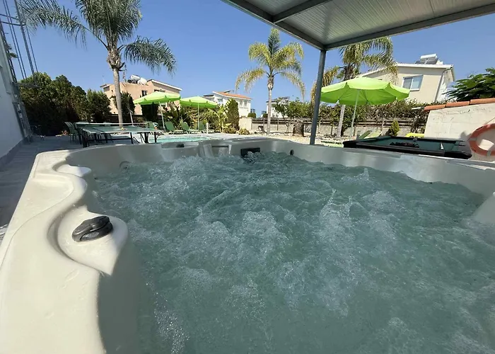 Coralia Gardens 1km From