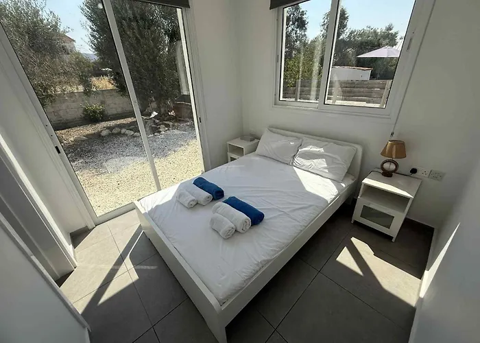 ヴィラ Coralia Gardens 1km From