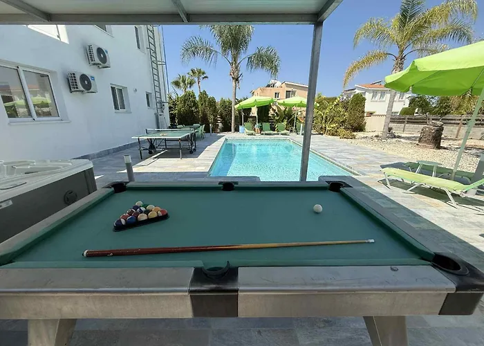 Coralia Gardens 1km From * コーラル・ベイ